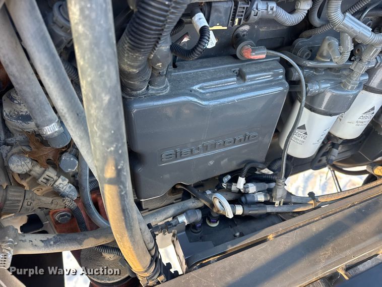 image for item DW6687 2014 RoGator RG900 sprayer