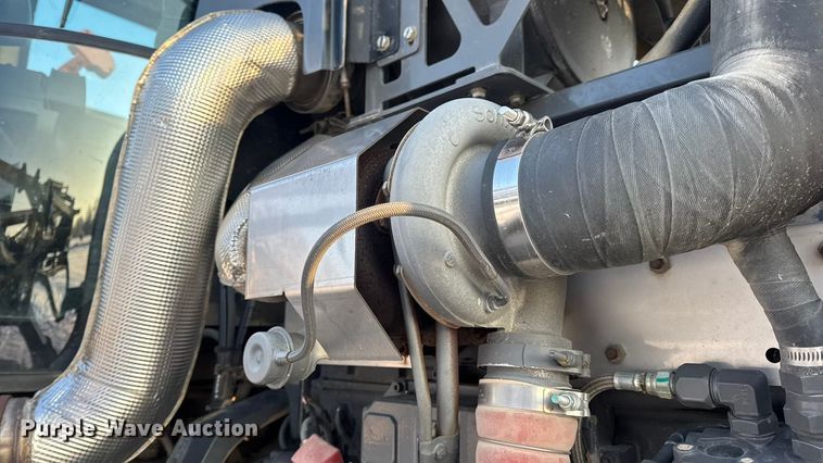 image for item DW6687 2014 RoGator RG900 sprayer