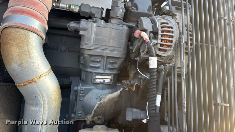 image for item DW6687 2014 RoGator RG900 sprayer