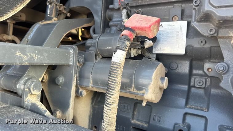 image for item DW6687 2014 RoGator RG900 sprayer