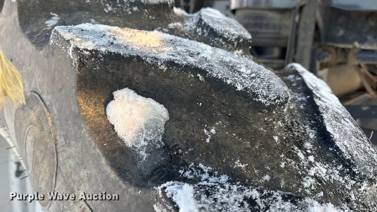 image for item DW6687 2014 RoGator RG900 sprayer