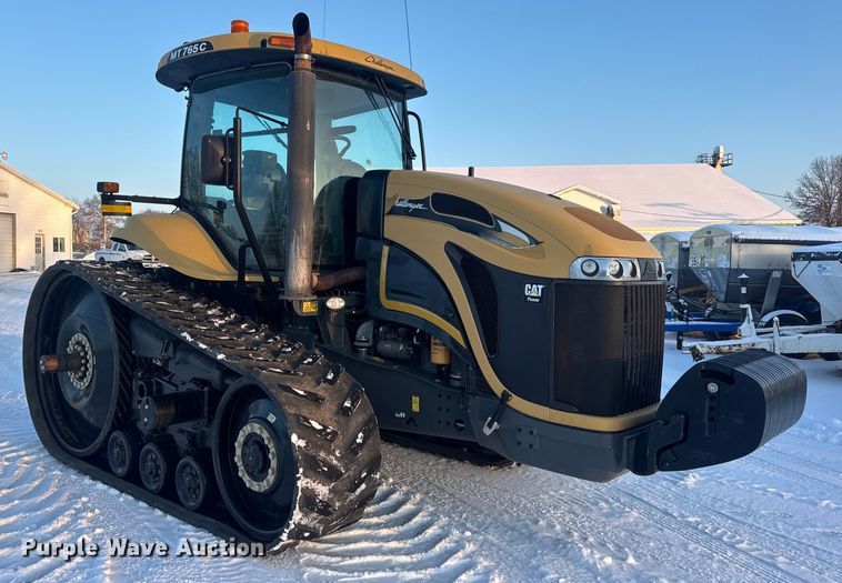 image for item DW6688 2009 Challenger MT765C tractor