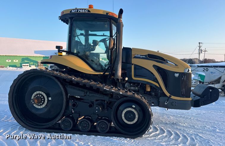 image for item DW6688 2009 Challenger MT765C tractor