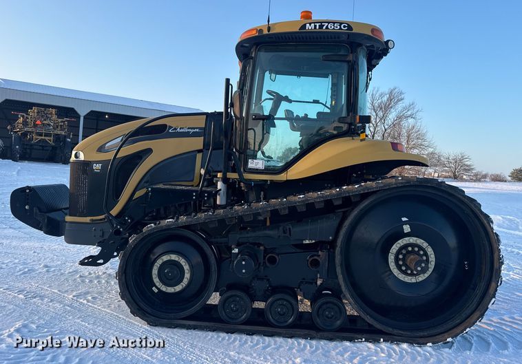 image for item DW6688 2009 Challenger MT765C tractor