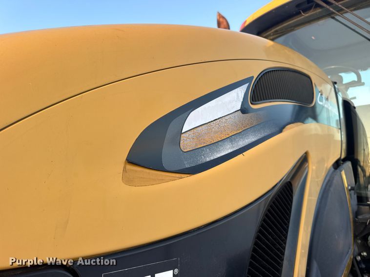 image for item DW6688 2009 Challenger MT765C tractor