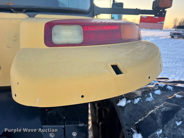 image for item DW6688 2009 Challenger MT765C tractor