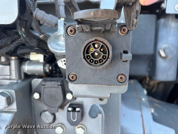 image for item DW6688 2009 Challenger MT765C tractor