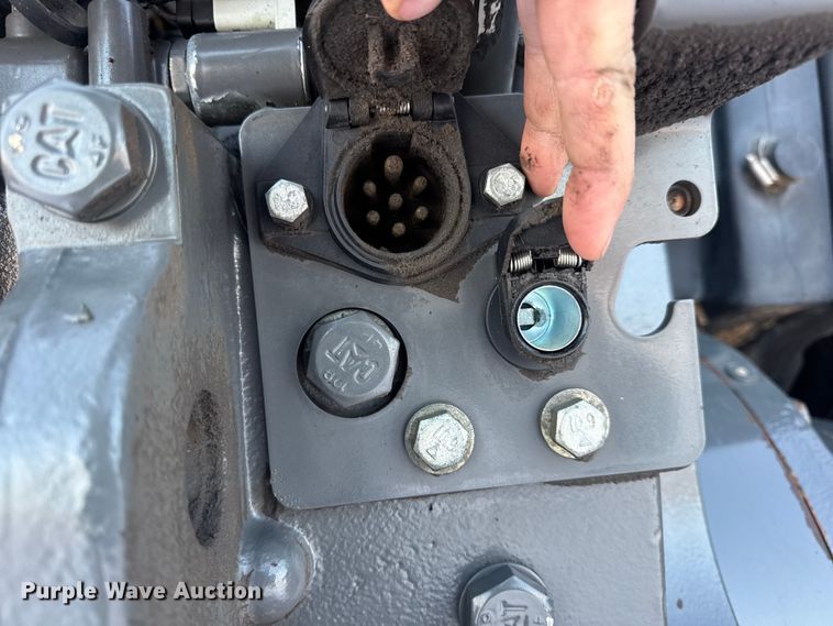 image for item DW6688 2009 Challenger MT765C tractor