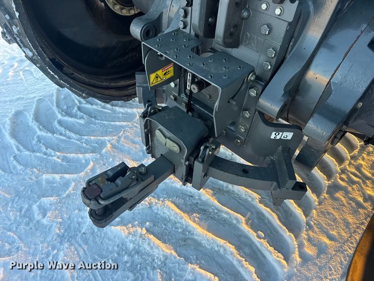 image for item DW6688 2009 Challenger MT765C tractor