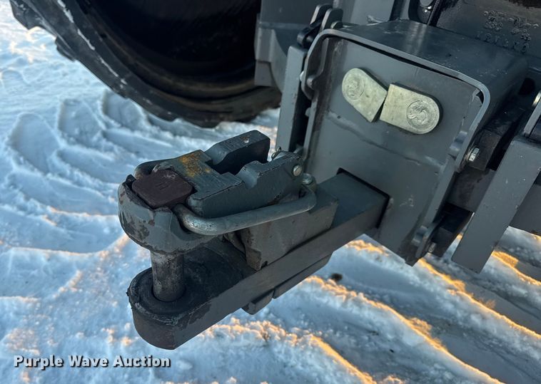 image for item DW6688 2009 Challenger MT765C tractor