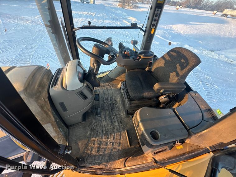 image for item DW6688 2009 Challenger MT765C tractor