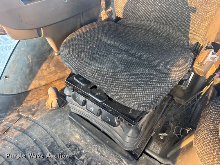 image for item DW6688 2009 Challenger MT765C tractor