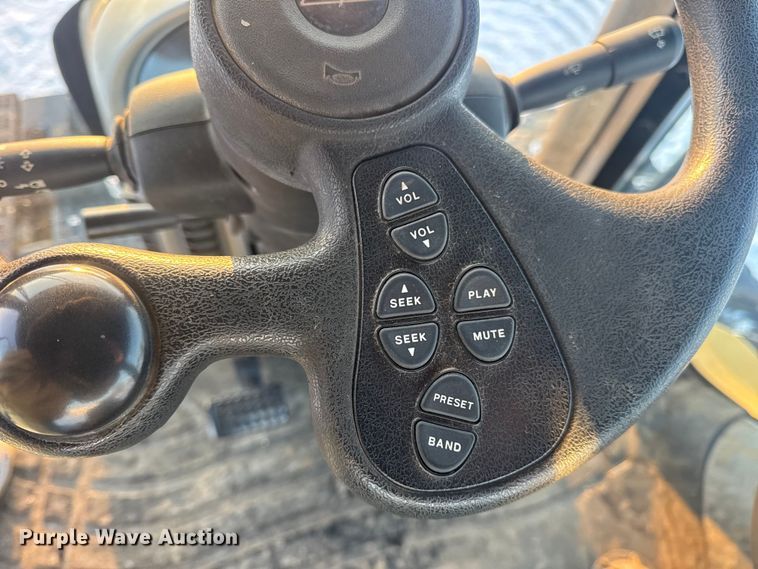 image for item DW6688 2009 Challenger MT765C tractor