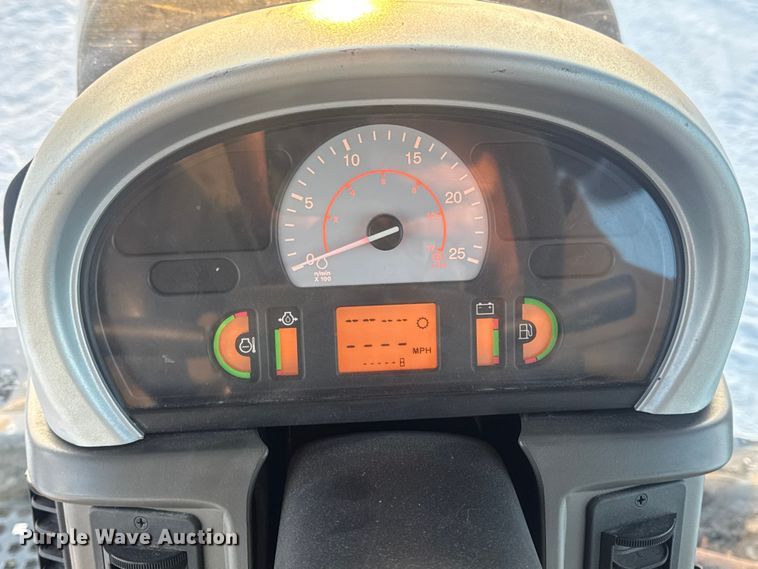 image for item DW6688 2009 Challenger MT765C tractor