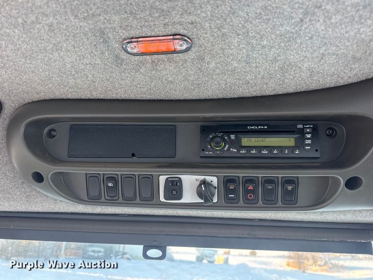 image for item DW6688 2009 Challenger MT765C tractor