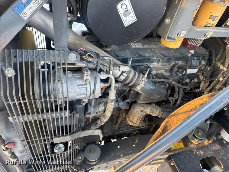 image for item DW6688 2009 Challenger MT765C tractor