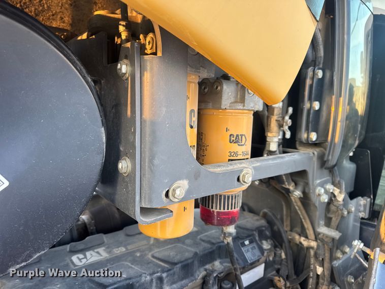 image for item DW6688 2009 Challenger MT765C tractor