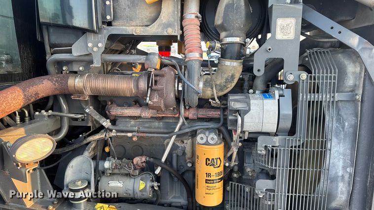 image for item DW6688 2009 Challenger MT765C tractor