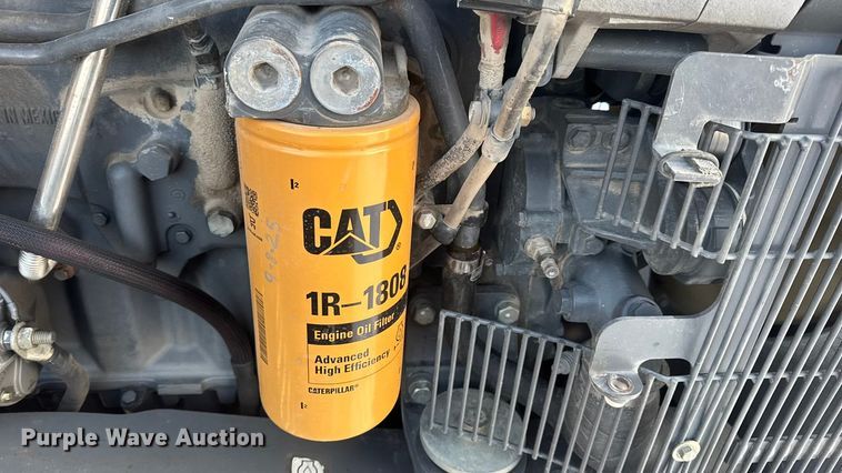 image for item DW6688 2009 Challenger MT765C tractor