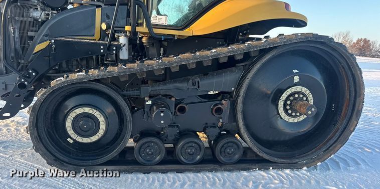 image for item DW6688 2009 Challenger MT765C tractor