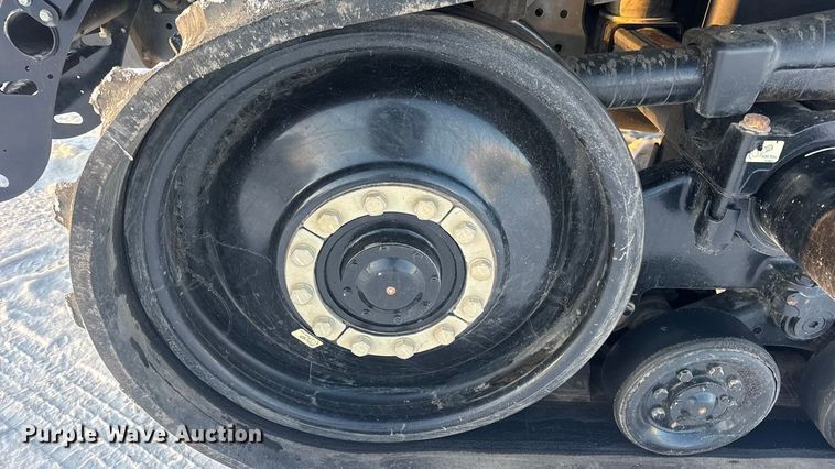 image for item DW6688 2009 Challenger MT765C tractor