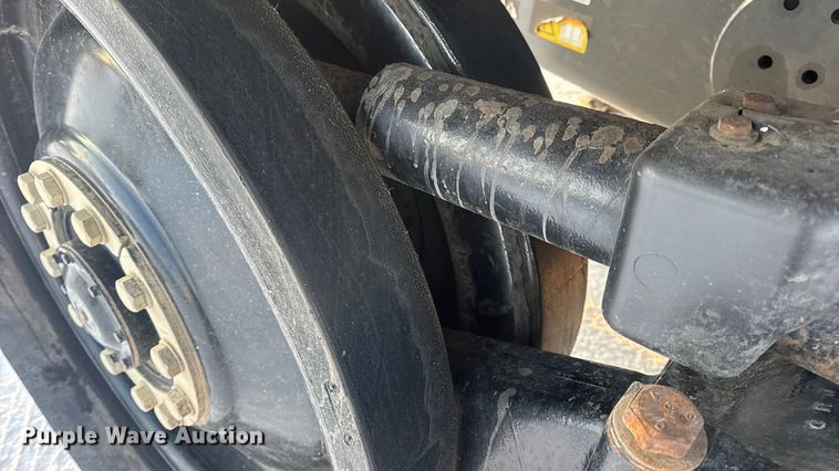 image for item DW6688 2009 Challenger MT765C tractor