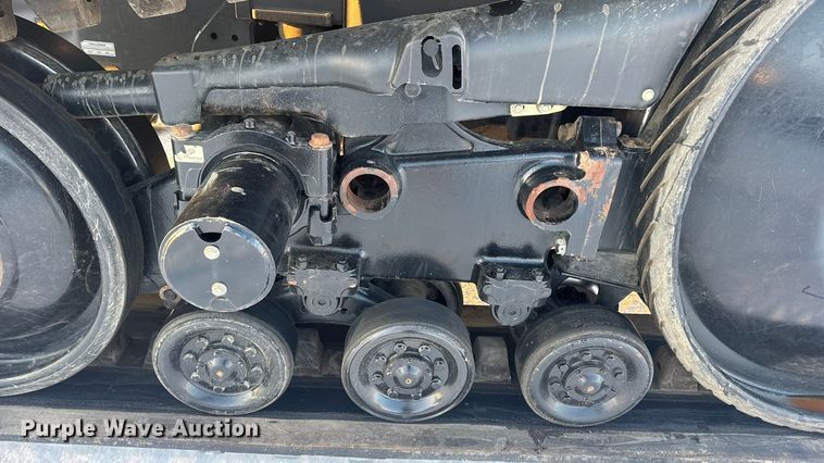 image for item DW6688 2009 Challenger MT765C tractor