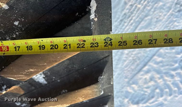 image for item DW6688 2009 Challenger MT765C tractor