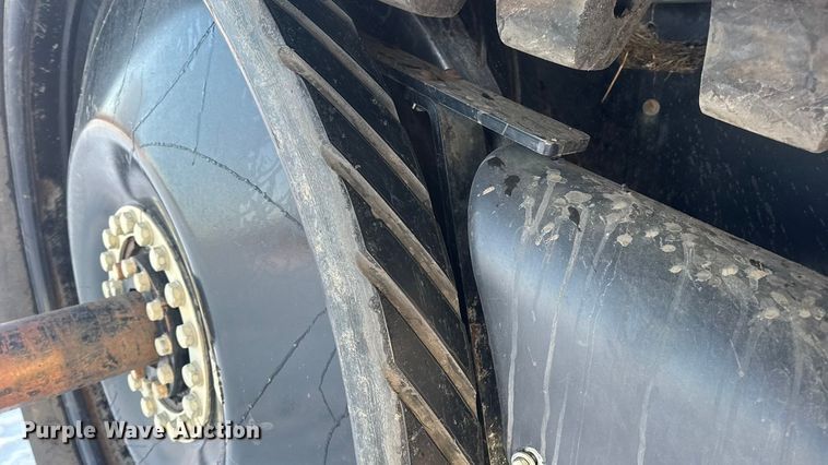 image for item DW6688 2009 Challenger MT765C tractor