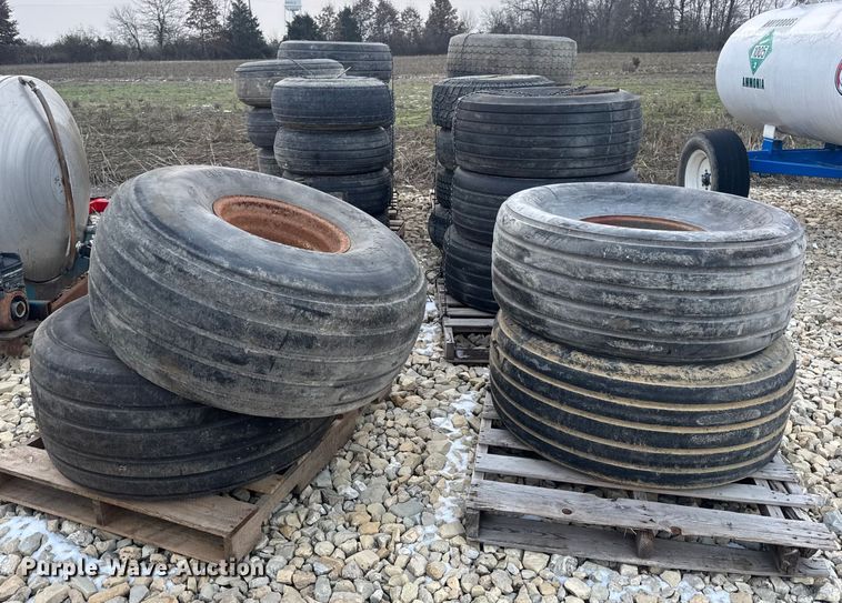 image for item DW6696 (30) tires and wheels