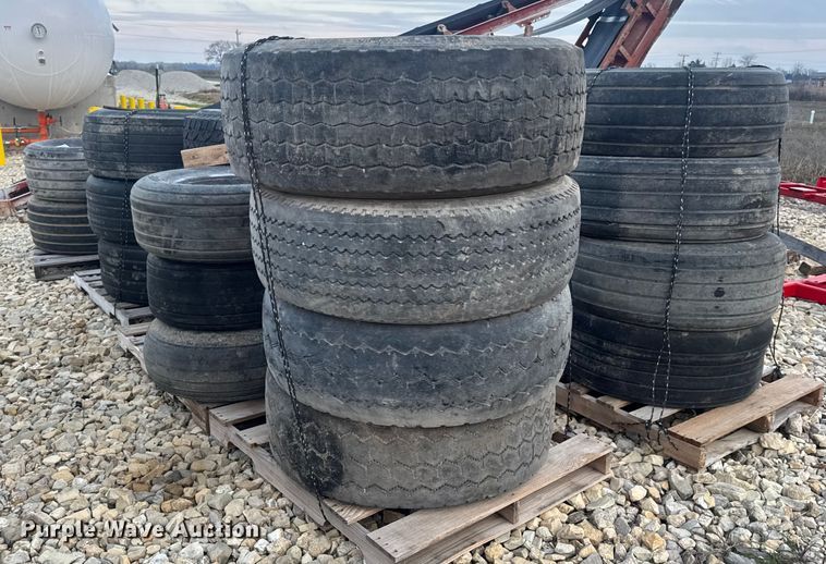 image for item DW6696 (30) tires and wheels