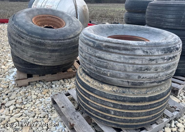 image for item DW6696 (30) tires and wheels