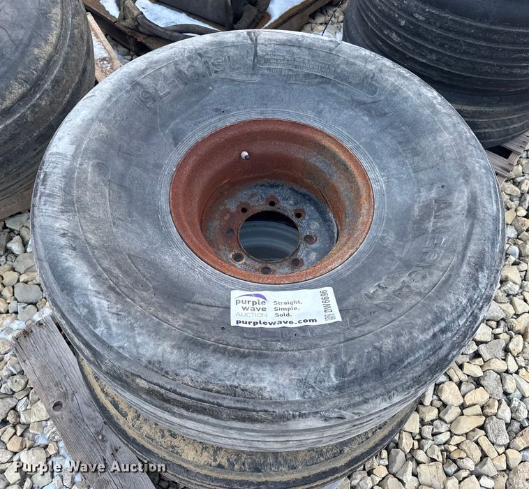 image for item DW6696 (30) tires and wheels