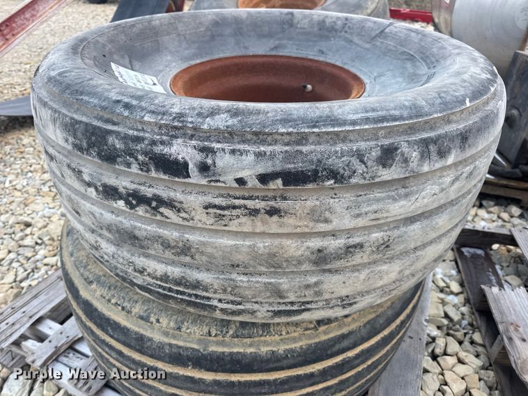 image for item DW6696 (30) tires and wheels