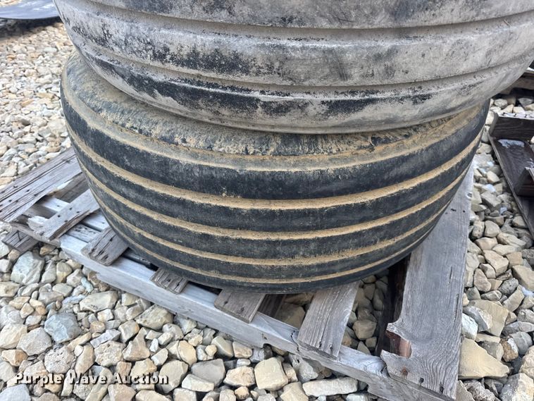 image for item DW6696 (30) tires and wheels