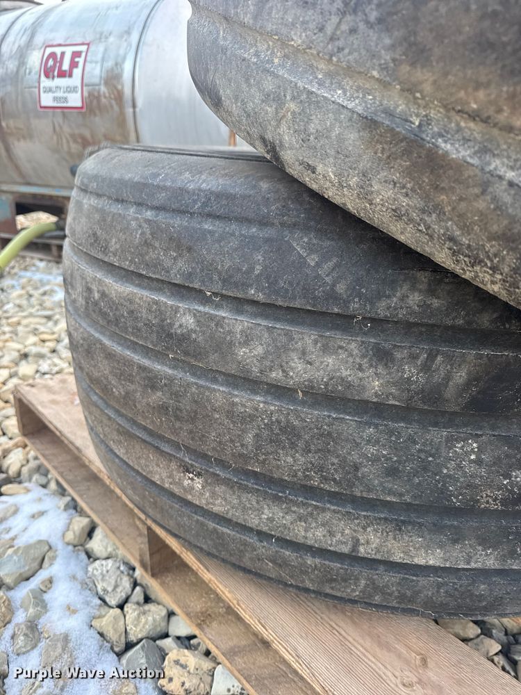 image for item DW6696 (30) tires and wheels