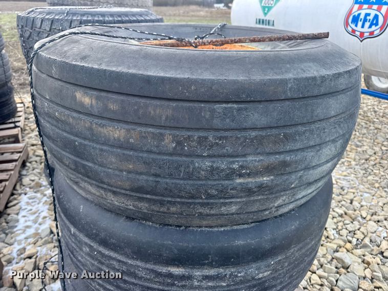 image for item DW6696 (30) tires and wheels