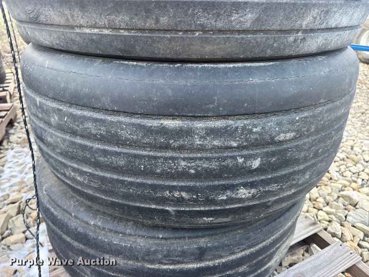 image for item DW6696 (30) tires and wheels