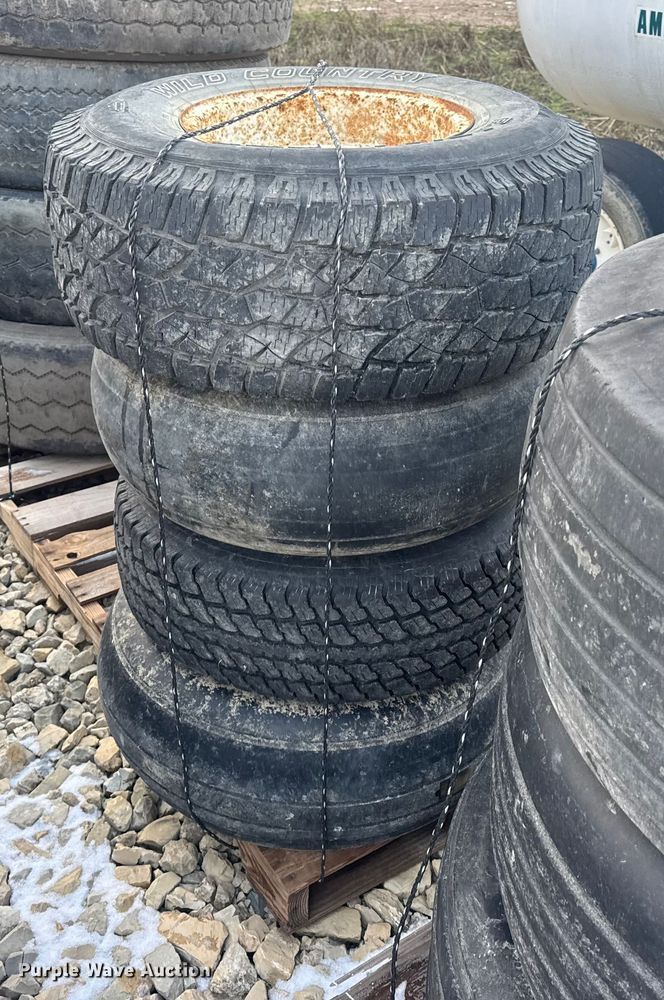 image for item DW6696 (30) tires and wheels
