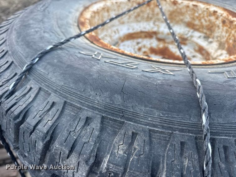 image for item DW6696 (30) tires and wheels