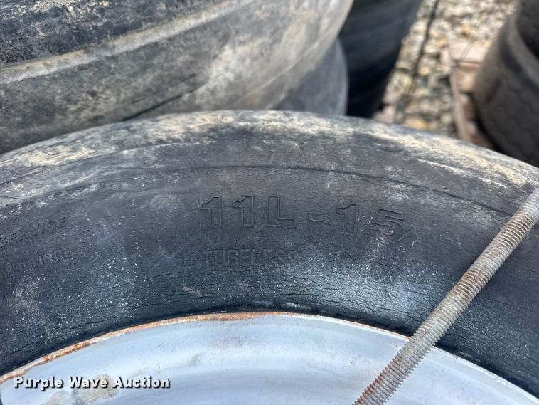 image for item DW6696 (30) tires and wheels