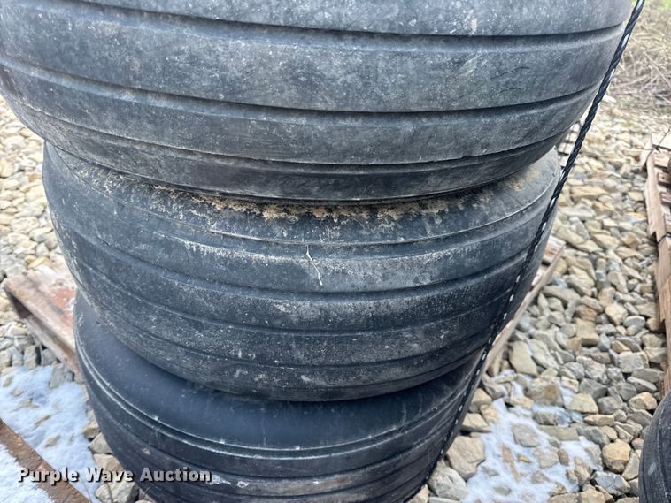 image for item DW6696 (30) tires and wheels