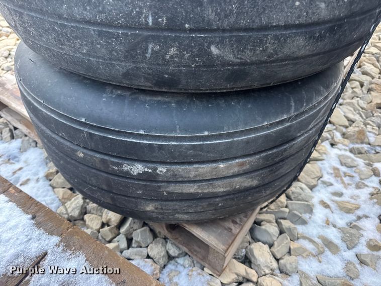 image for item DW6696 (30) tires and wheels