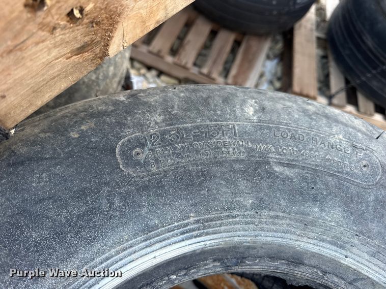 image for item DW6696 (30) tires and wheels