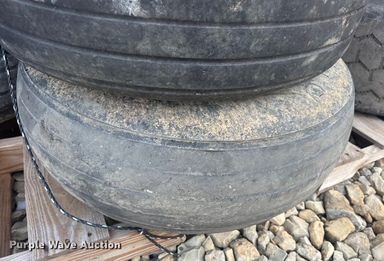 image for item DW6696 (30) tires and wheels