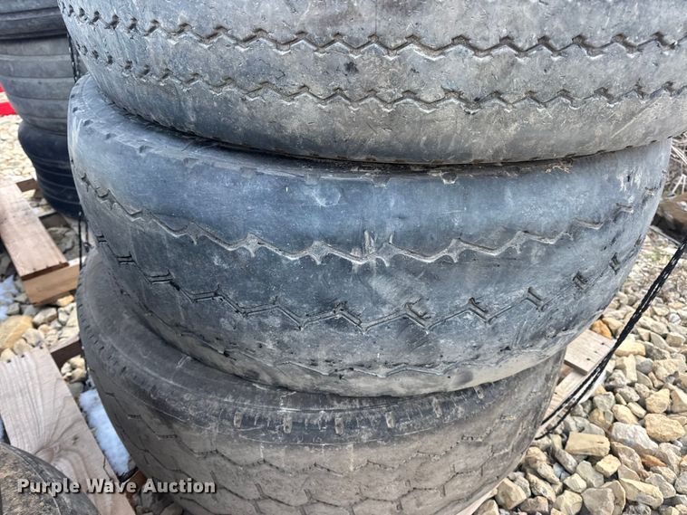image for item DW6696 (30) tires and wheels