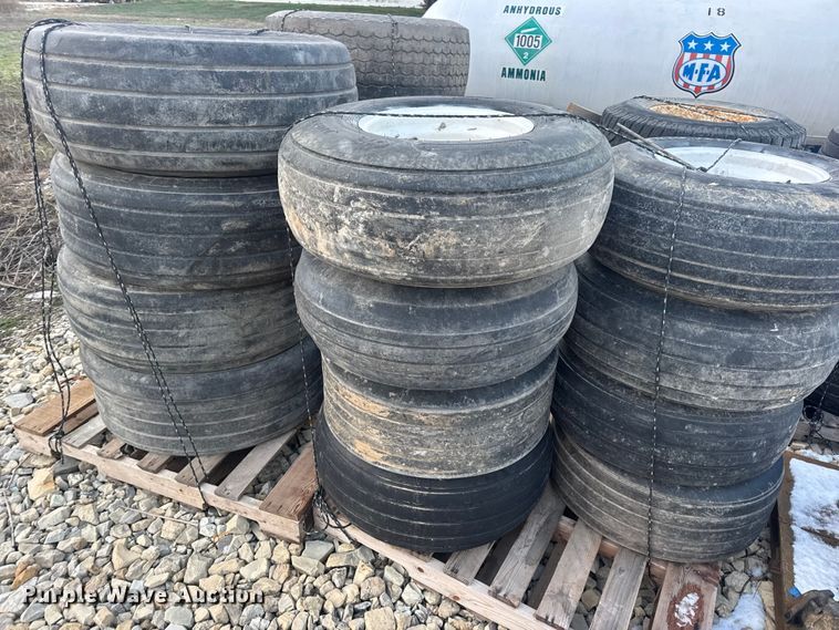 image for item DW6696 (30) tires and wheels