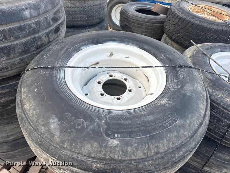 image for item DW6696 (30) tires and wheels
