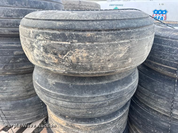 image for item DW6696 (30) tires and wheels