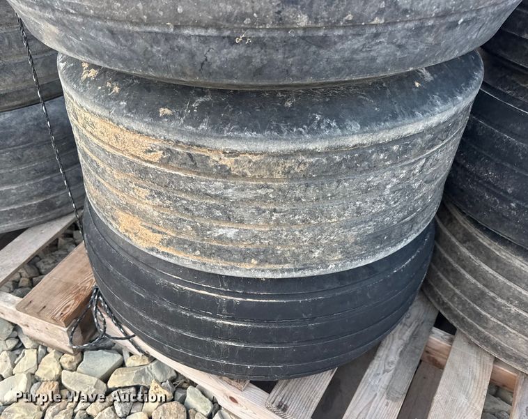 image for item DW6696 (30) tires and wheels